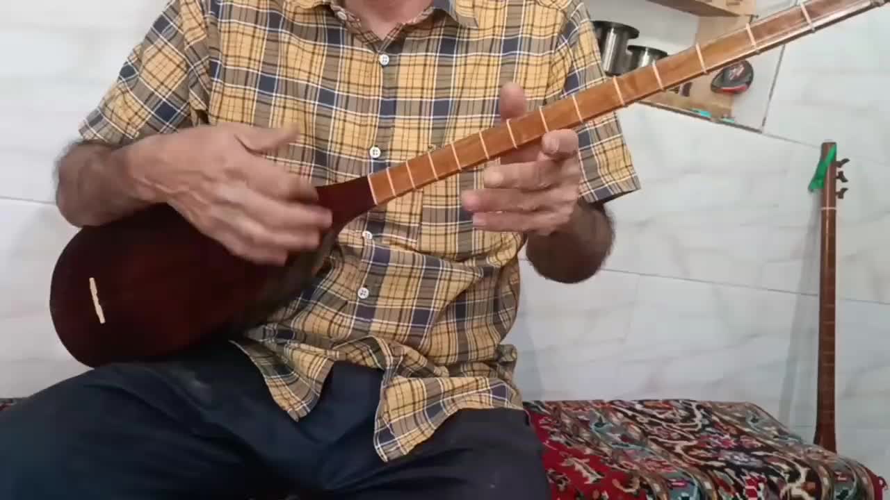 تنبور|سازهای سنتی|کرمانشاه, |دیوار
