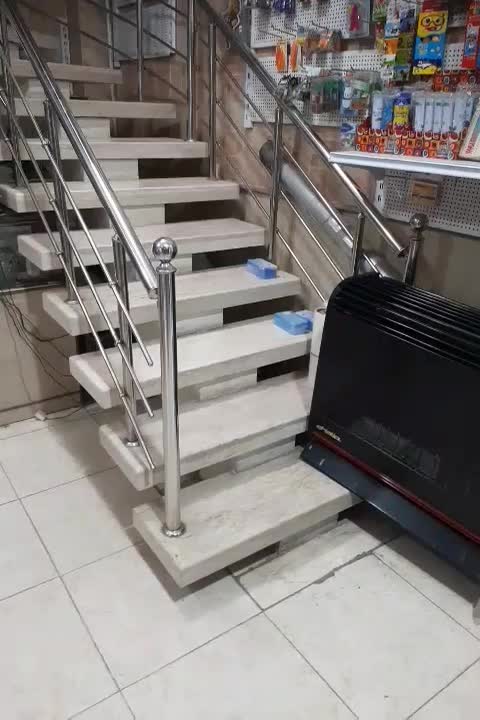 پله آهنی دست دوم|مصالح و تجهیزات ساختمان|اصفهان, باغ زرشک|دیوار