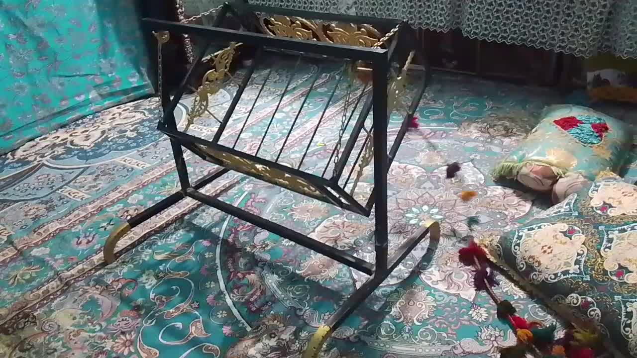 گهواره گل دار|اسباب و اثاث بچه|خاش, |دیوار