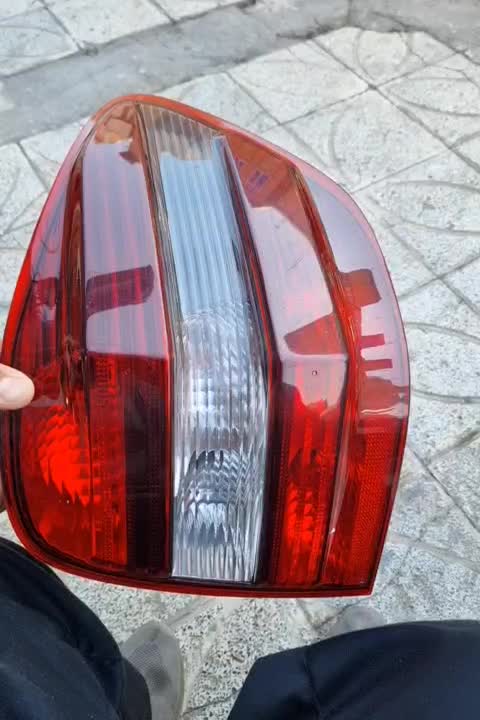 چراغ خطر عقب فابریک بنز|قطعات یدکی و لوازم جانبی|نسیم‌شهر, |دیوار