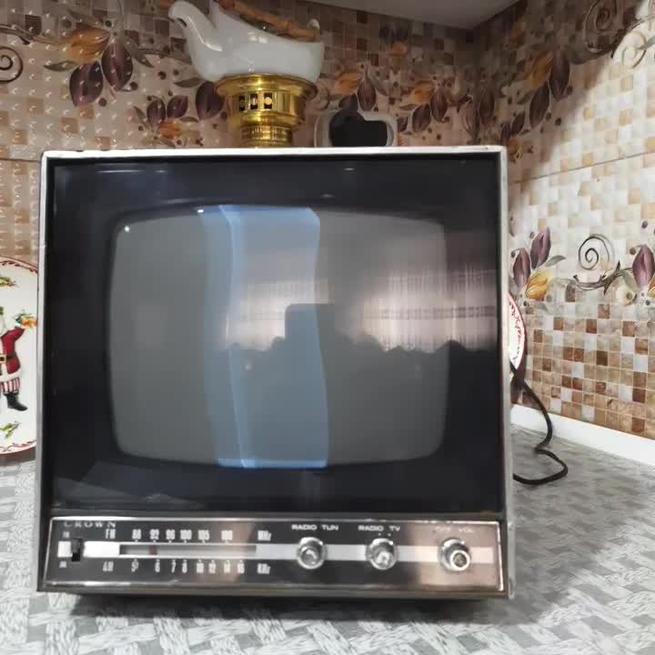 رادیو تلویزیون قدیمی کوچک|تلویزیون و پروژکتور|مشکیندشت, |دیوار