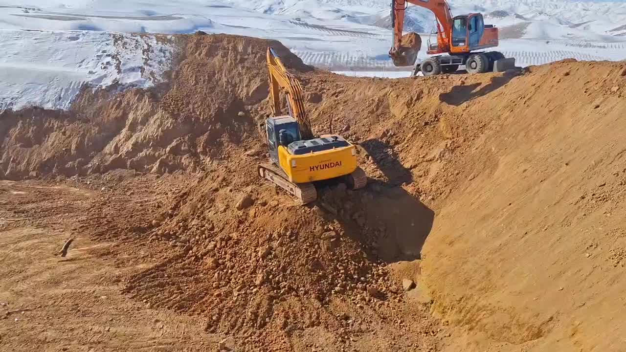 بیل مکانیکی|خودرو سنگین|مهاباد (آذربایجان غربی), |دیوار