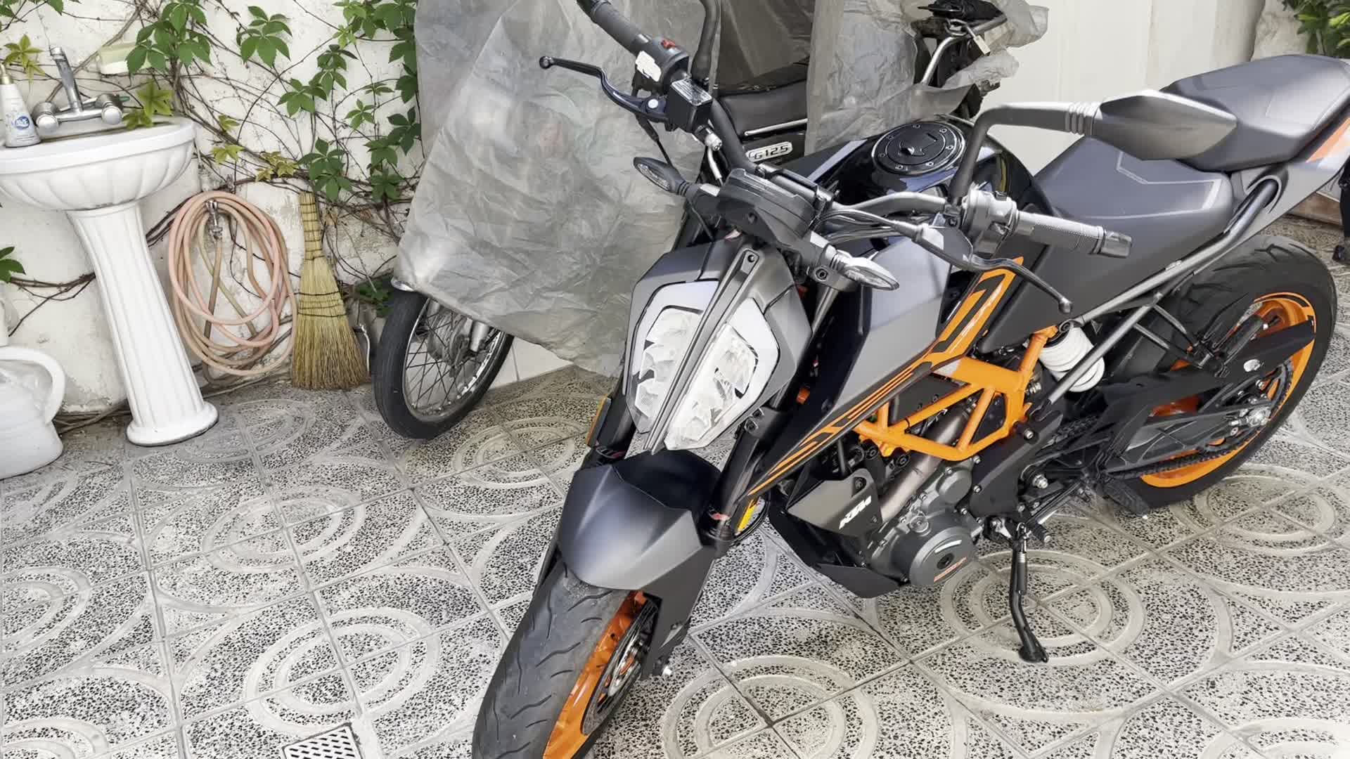 KTM دوک ۲۵۰ R (ABS)|موتورسیکلت|تهران, نازی‌آباد|دیوار