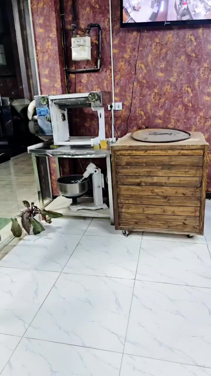 تنور گلی دست ساز و وسایل نان داغ|ماشین‌آلات صنعتی|آبیک, |دیوار