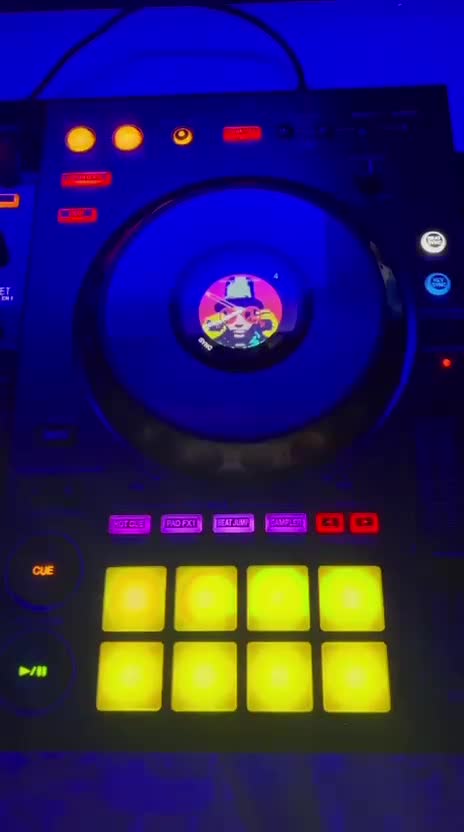 ddj800 paioner دی جی فروشی در حدد|آلات موسیقی|رشت, معلم|دیوار