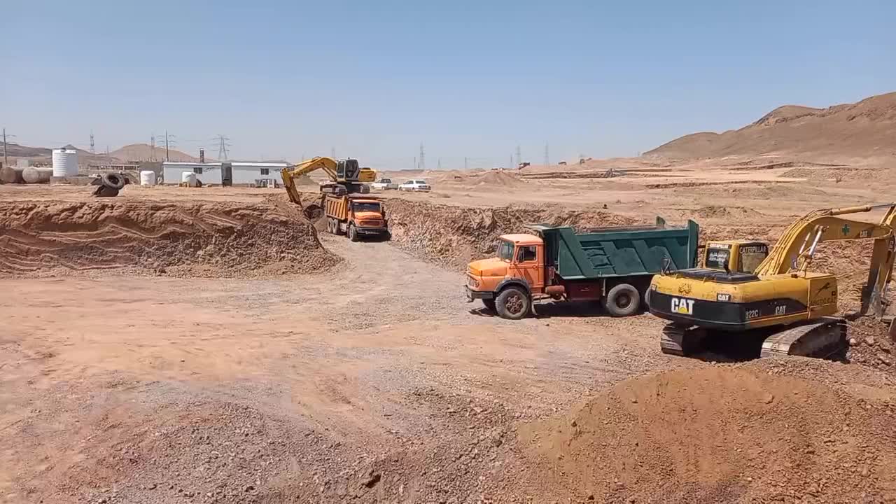 خاکبرداری تخریب با بیل مکانیکی و پیکور خاکبرداری|خدمات پیشه و مهارت|تهران, ایوانک|دیوار
