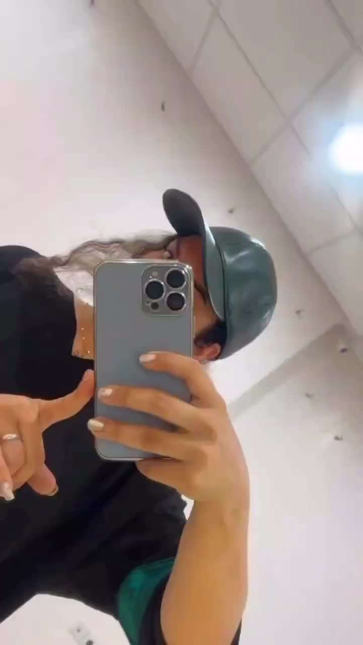 کلاه چرم|لباس|اسفراین, |دیوار