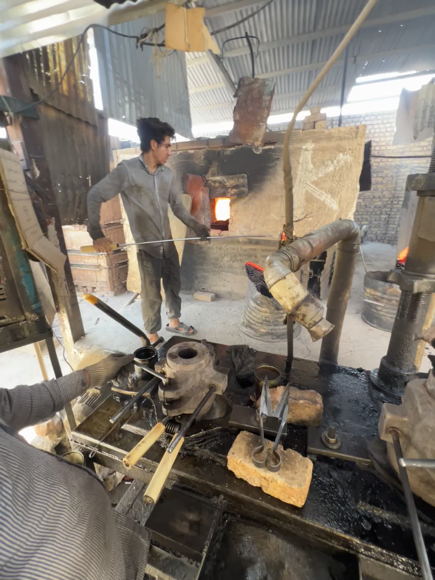 بطری‌شیشه‌ای‌گوزنی‌قهوه‌ای|ظروف نگهدارنده، پلاستیکی، یک‌بارمصرف|کرج, باغ سیب|دیوار