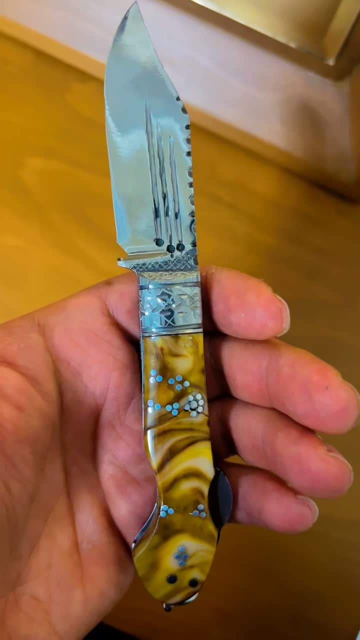 چاقوی بابا کهربا|کلکسیون اشیاء عتیقه|میاندوآب, |دیوار