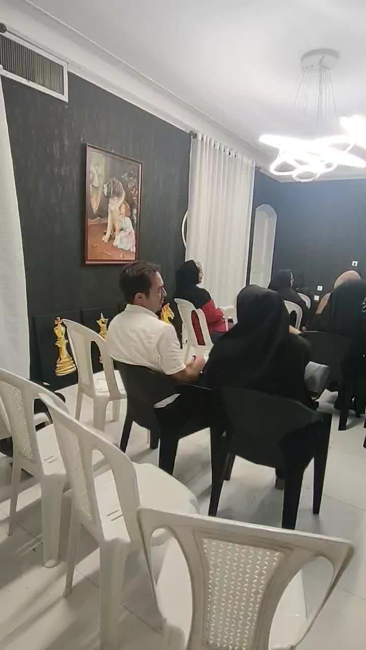 سالن جلسات|اجارهٔ کوتاه‌مدت دفتر کار و فضای آموزشی|قم, سالاریه|دیوار