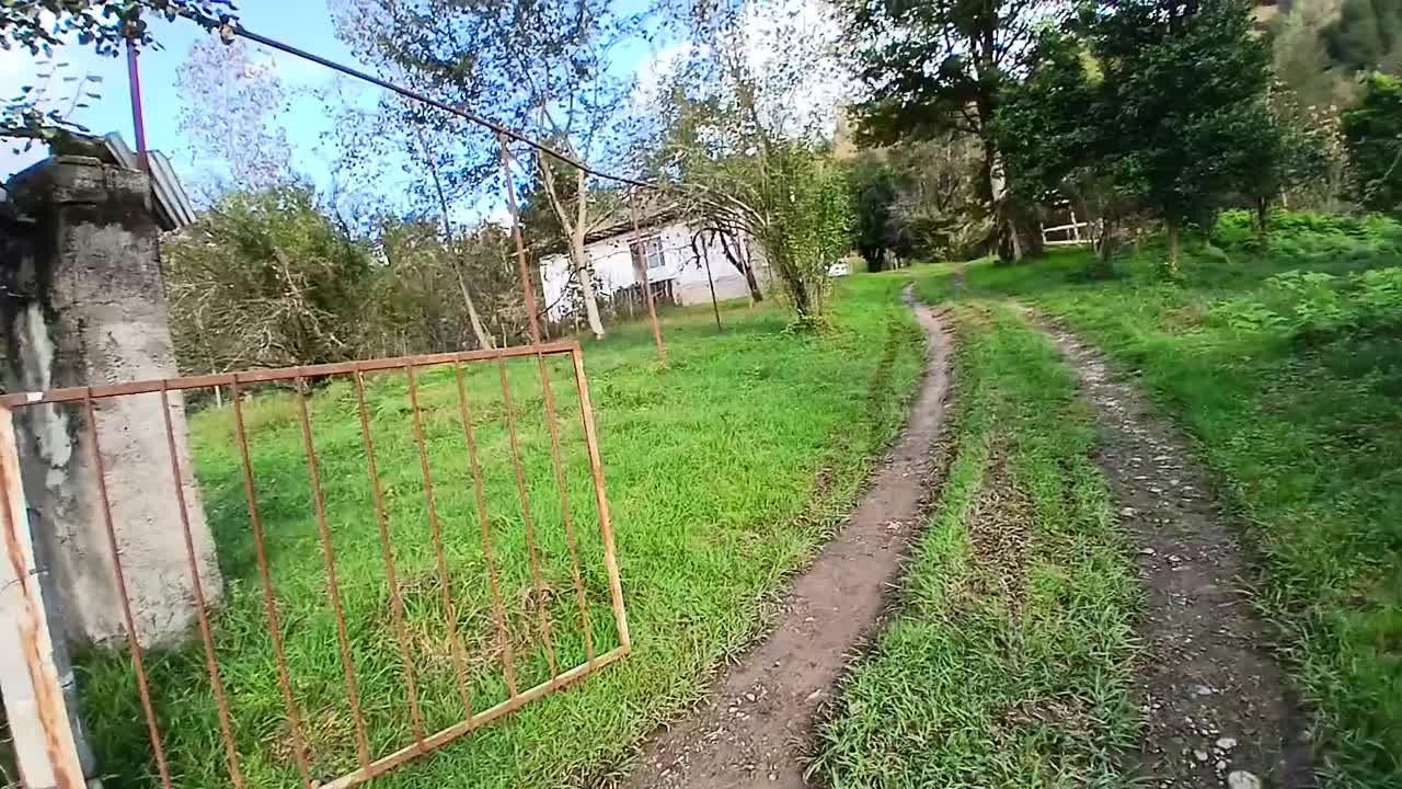 فروش زمین با یک باب خانه با امتیاز کامل|فروش خانه و ویلا|شفت, |دیوار