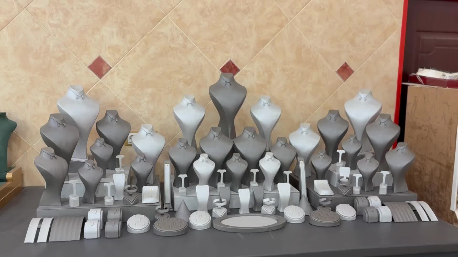 ویترین طلا /مانکن طلا /دکور طلا /کار ماده|فروشگاه و مغازه|ورامین, شهرک ولیعصر|دیوار