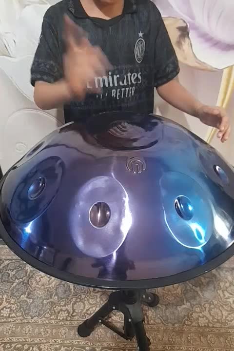 هنگ|درام و پرکاشن|اصفهان, لاله|دیوار