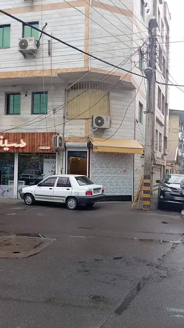 مغازه ۱۵ متری معلم|اجارهٔ مغازه و غرفه|رشت, معلم|دیوار