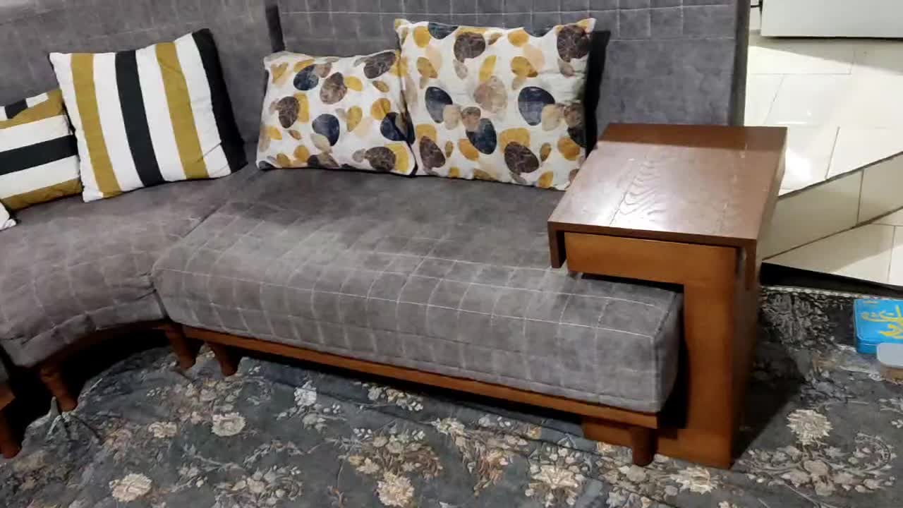 مبل L  ۷ نفره و ۲ سال استفاده شده|مبلمان خانگی و میز عسلی|اشتهارد, |دیوار