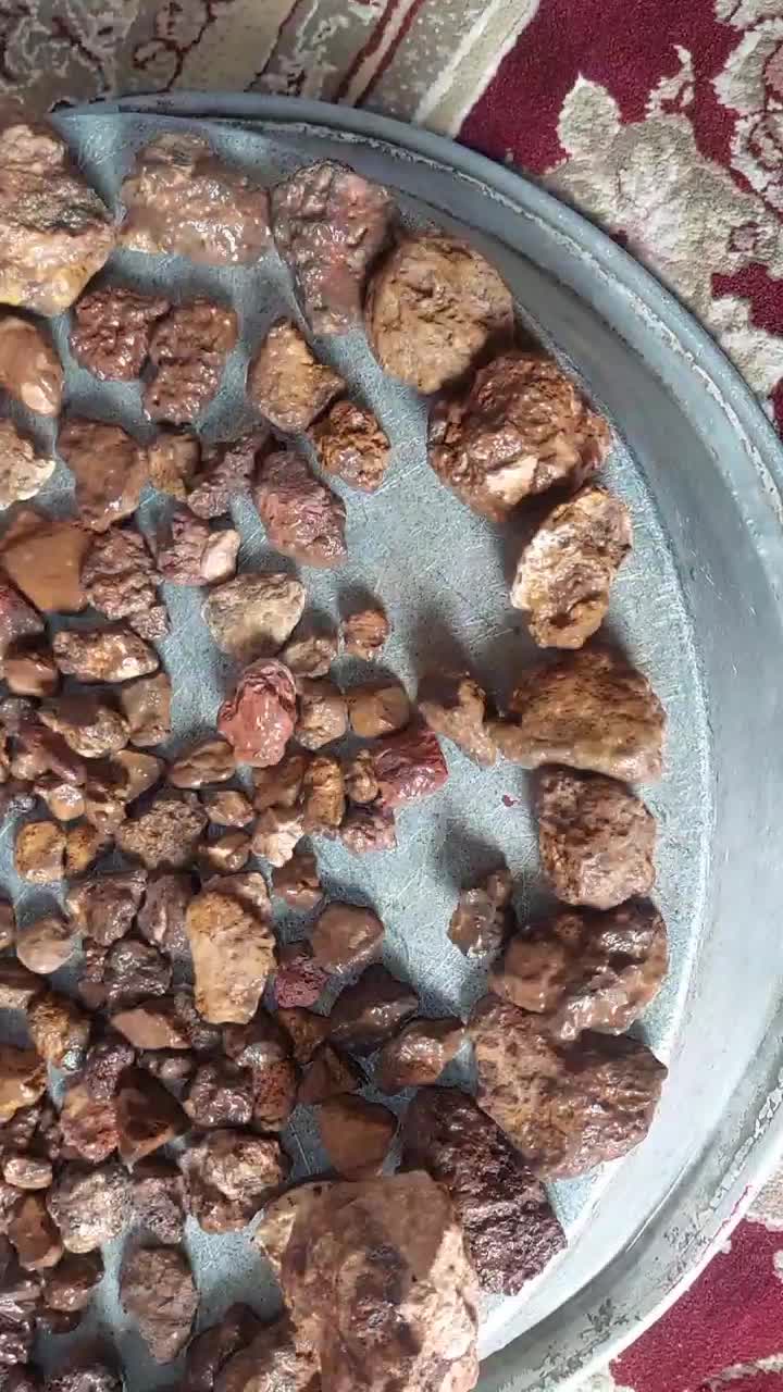 شهاب سنگ|کلکسیون اشیاء عتیقه|شیراز, شیخ علی چوپان|دیوار