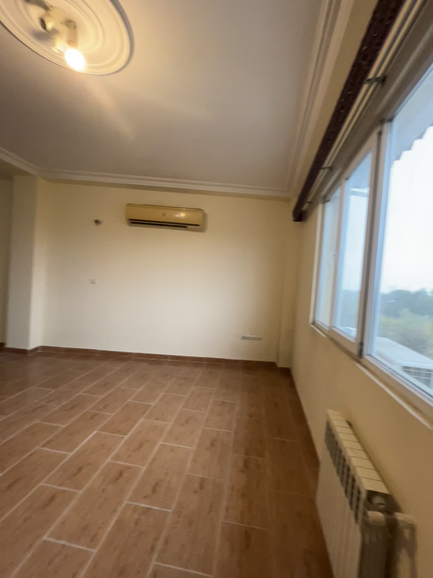 فروش تک واحدی/سند دار/فلکه گاز/کامرانیه/بر بلوار|فروش آپارتمان|رشت, کوی غلام نیا|دیوار