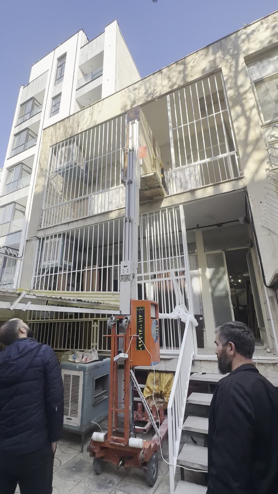 فروش بالابر نمایشگاهی، فروش بالابر نفربر، بالابر|ماشینآلات صنعتی|تهران, شهرک هما|دیوار