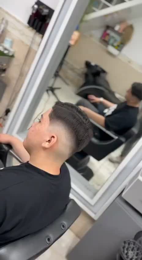 کوتاهی موی سر رایگان در سالن آرایشگاه|خدمات آرایشگری و زیبایی|ابهر, |دیوار