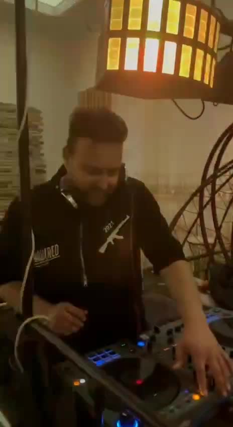دی‌ جی مراسم جشنتون رو به اوج می‌ رسونم دیجی dj|خدمات پذیرایی، مراسم|تهران, تهران پارس|دیوار