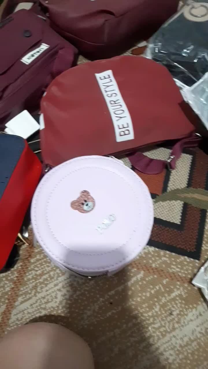 کیف نو|کیف، کفش، کمربند|اصفهان, باغ دریاچه|دیوار