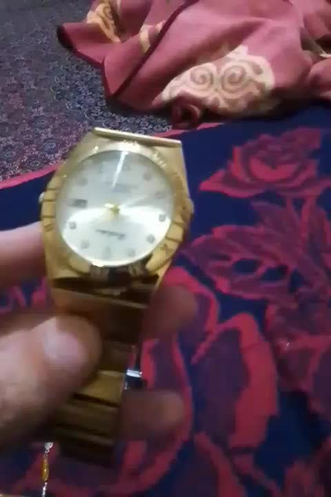 ساعت.ژاپن.رنگ‌ثابت.مدل‌بسیارظریف‌وشیک.|ساعت|ارومیه, |دیوار