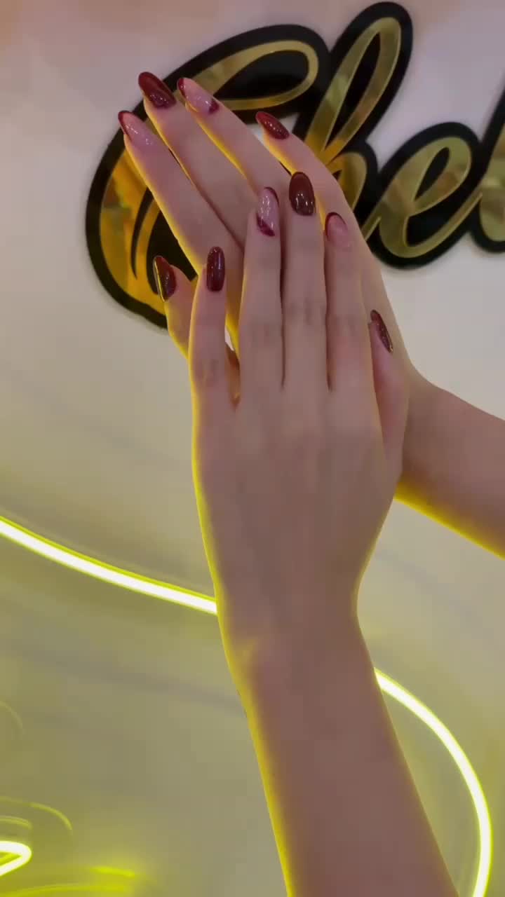 ناخن|خدمات آرایشگری و زیبایی|شفت, |دیوار