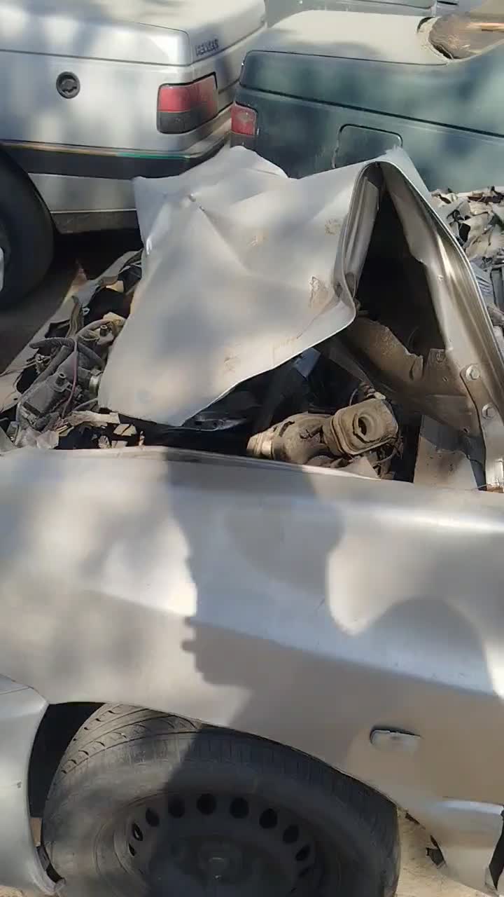 ماشین تصادفی پراید نقرهای مدل 90|خودرو سواری و وانت|اصفهان, ورزشگاه نقش جهان|دیوار