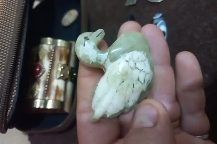 مرغابی یشم کلکسیومی و کهنه‌. در نجف صفوی .لول تبتی|جواهرات|رشت, حومه رشت|دیوار