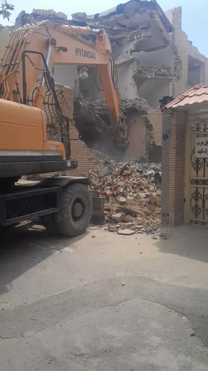 تخریب ساختمان وخاکبرداری|خدمات پیشه و مهارت|اصفهان, خانه اصفهان|دیوار