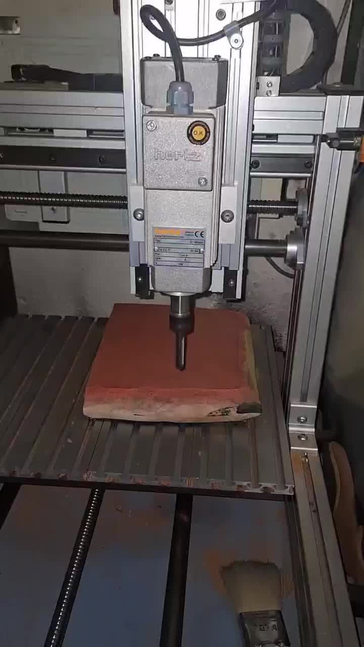 یک دستگاه cnc سه محور|ماشین‌آلات صنعتی|تهران, بهاران|دیوار