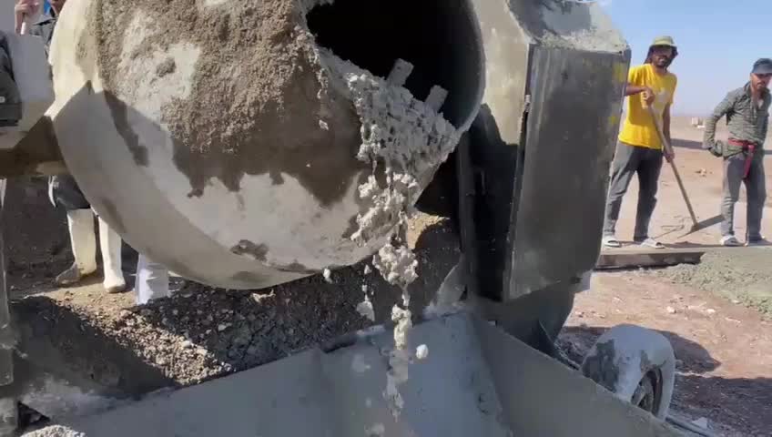 بتن ریزی دستی وماله پروانه|خدمات پیشه و مهارت|محمدشهر, همایون ویلا|دیوار