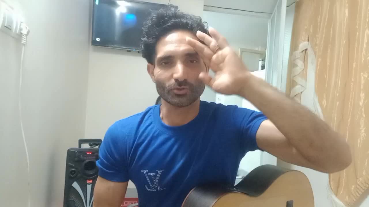 گیتار نایلون ساخت اسپانیا دست ساز پیکاپ خور|گیتار، بیس، امپلیفایر|تهران, نارمک جنوبی|دیوار