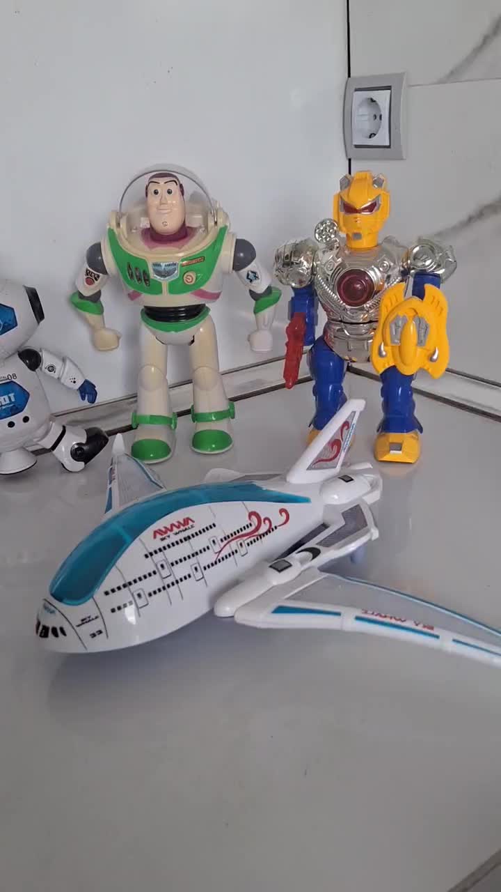 اسباب بازی های باتری خور جذاب|اسباب‌‌بازی|رشت, منظریه|دیوار