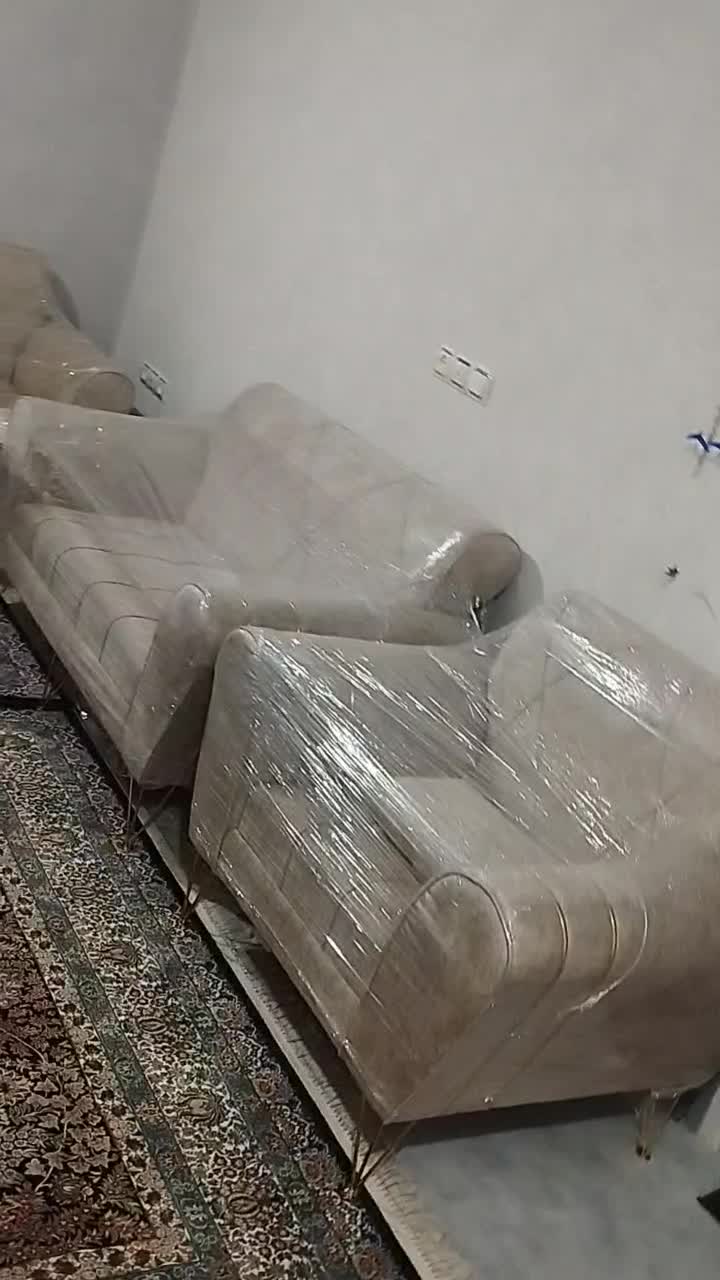 مبل نو به علت جابجایی کمبود جا 4عدد میزعسلی|مبلمان خانگی و میز عسلی|تویسرکان, |دیوار