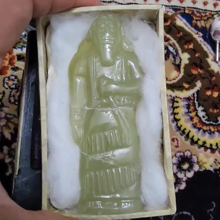 مجسمه یشم|کلکسیون اشیاء عتیقه|روانسر, |دیوار