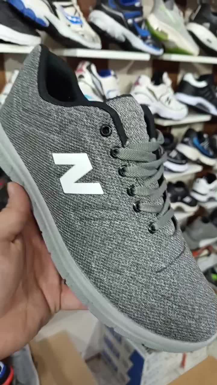 انواع کفش کار تبریزوکفش کارساقدارواسکیچرز جورابی|کیف، کفش، کمربند|بروجرد, |دیوار