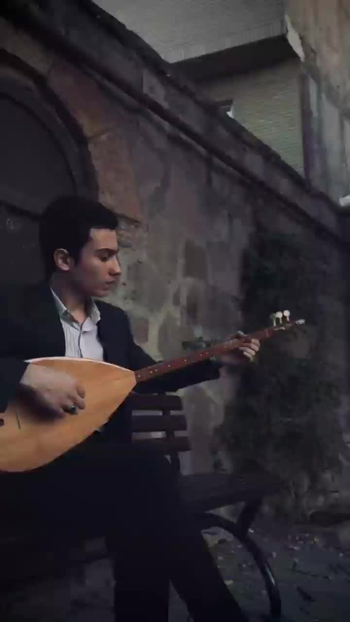 باغلاما دسته بلند اوکتای ییلماز اصل|سازهای سنتی|تبریز, |دیوار