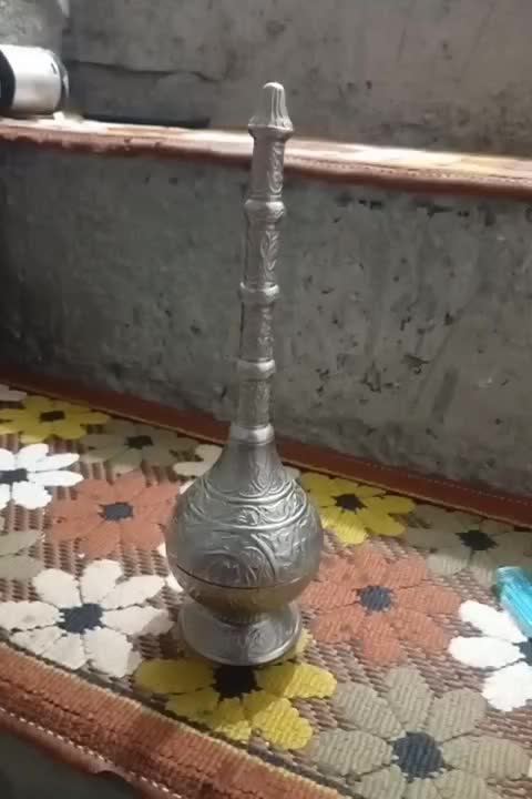 ظرف گلاب پاشا نقره ای قدیمی|کلکسیون اشیاء عتیقه|لنگرود, |دیوار