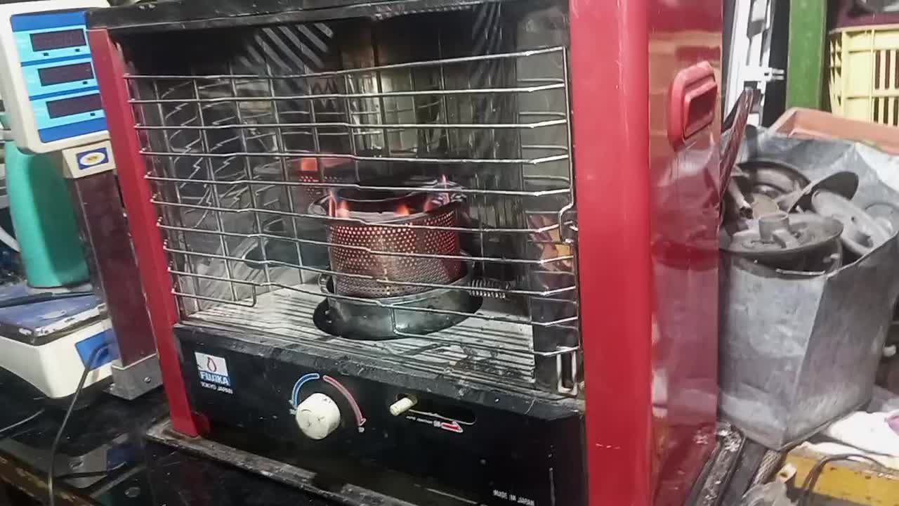 چراغ نفتی تیوسط سالم 50مترگرم میکنه|کلکسیون اشیاء عتیقه|مشهد, سناباد|دیوار