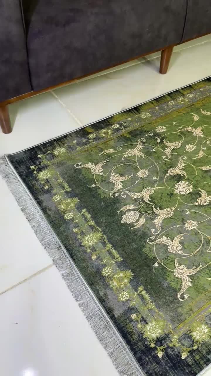 اسپرت فرشینه|فرش|رشت, سعدی (تختی)|دیوار