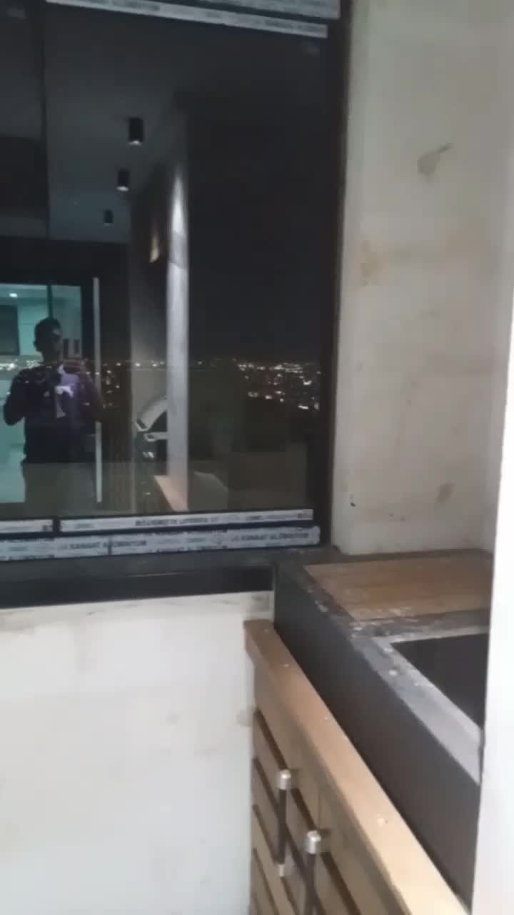 طراحی و اجرا شیشه سکوریت پارتیشن هندریل بالکنی|خدمات پیشه و مهارت|کرج, گوهردشت|دیوار