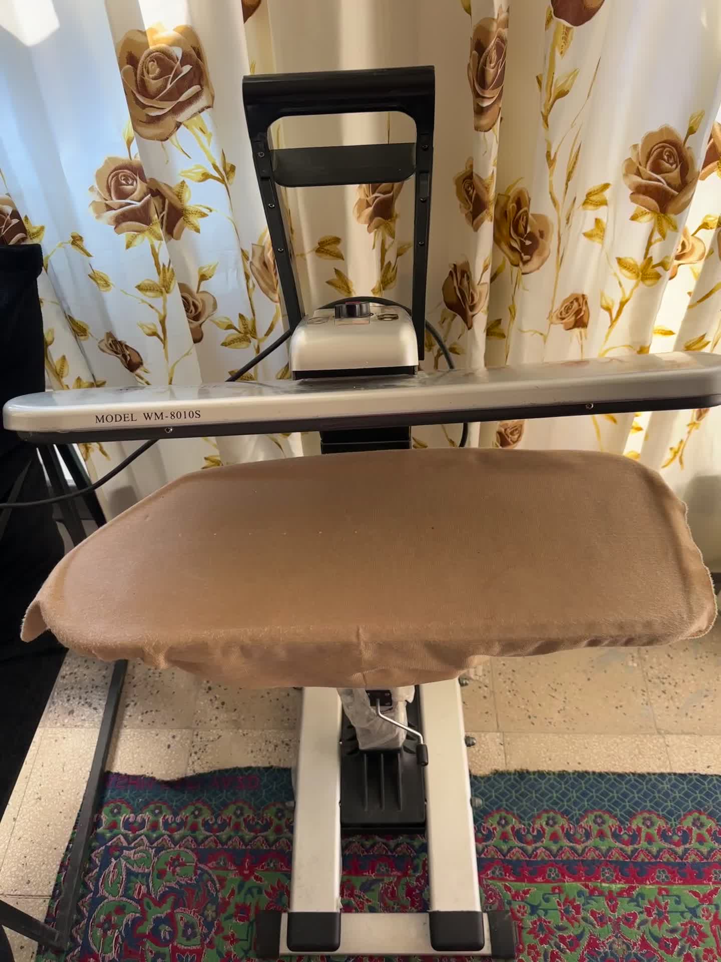 اتو پرس سرپایی مارک white more UK|اتو و لوازم اتو|کازرون, |دیوار