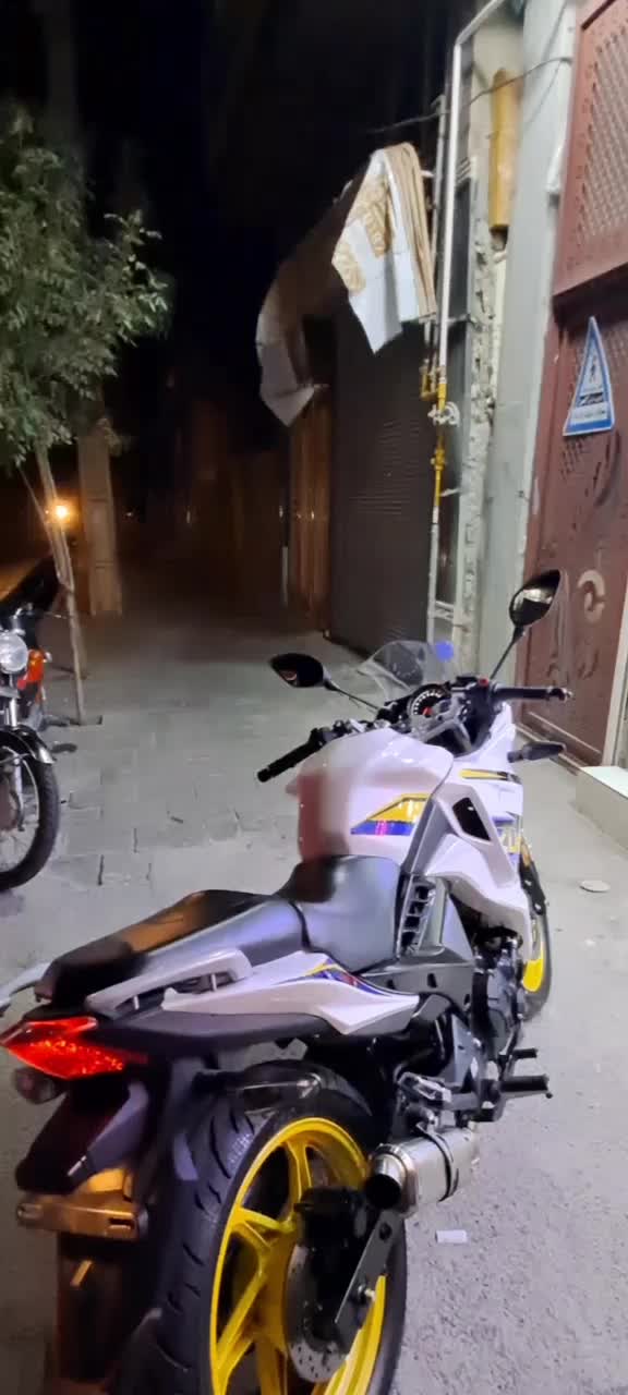 مگلی مدل ۱۴۰۱کارکرد۱۵۰۰دونه مدارک آماده|موتورسیکلت|سنندج, |دیوار