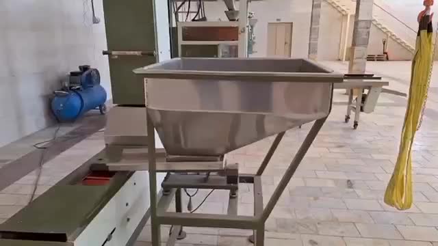 دستگاه بسته بندی حبوبات دو توزین شرکت شادمهر|ماشین‌آلات صنعتی|تهران, تهران پارس|دیوار