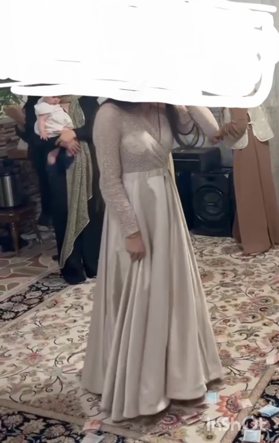 لباس مجلسی|لباس|شهریار, شهریار|دیوار