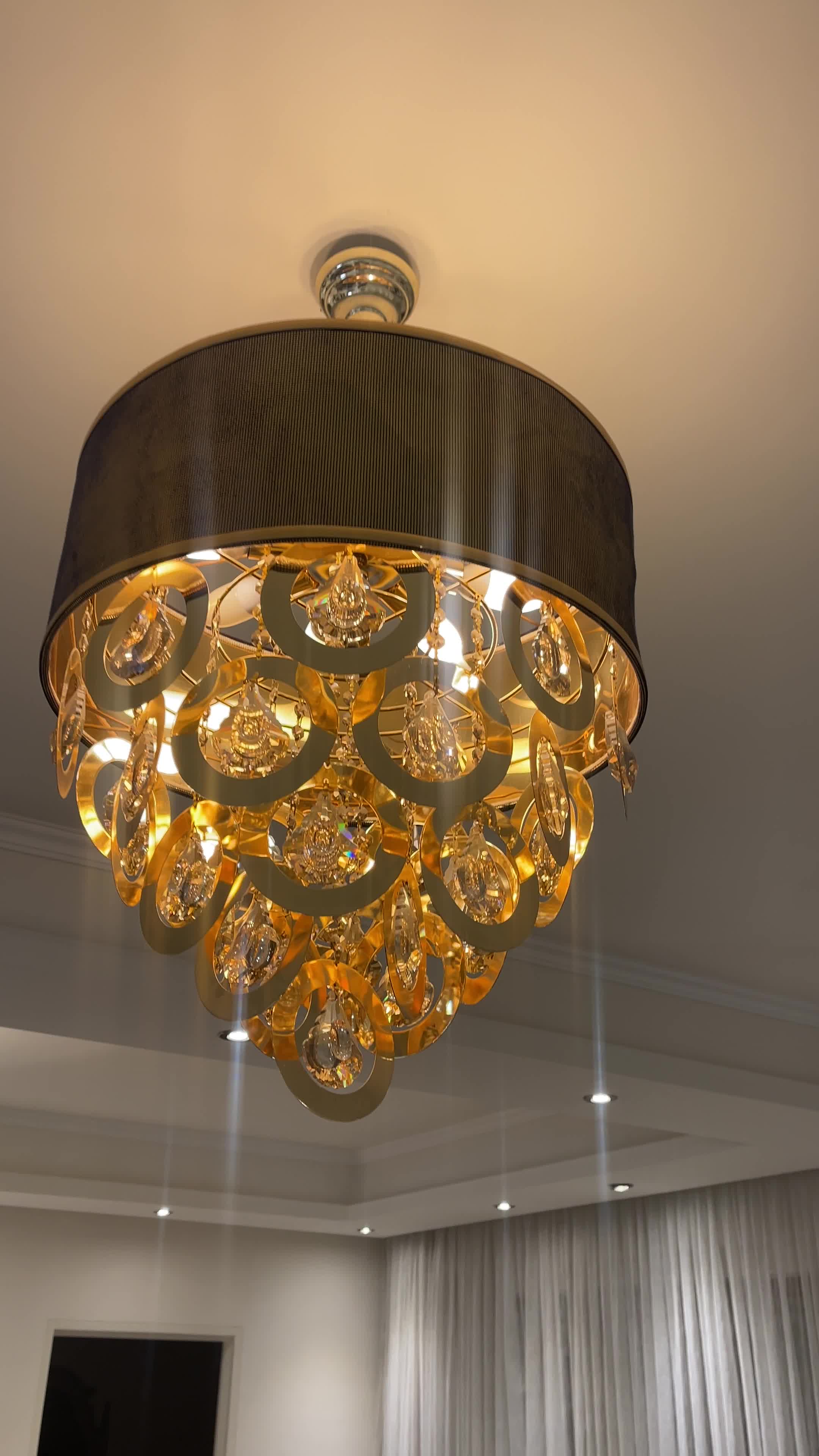 اوستر شید دار|لوستر و چراغ آویز|یزد, |دیوار