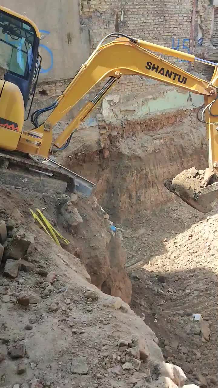 مینی بیل ،خاکبرداری و پیکور زنی|خدمات حمل و نقل|تبریز, |دیوار