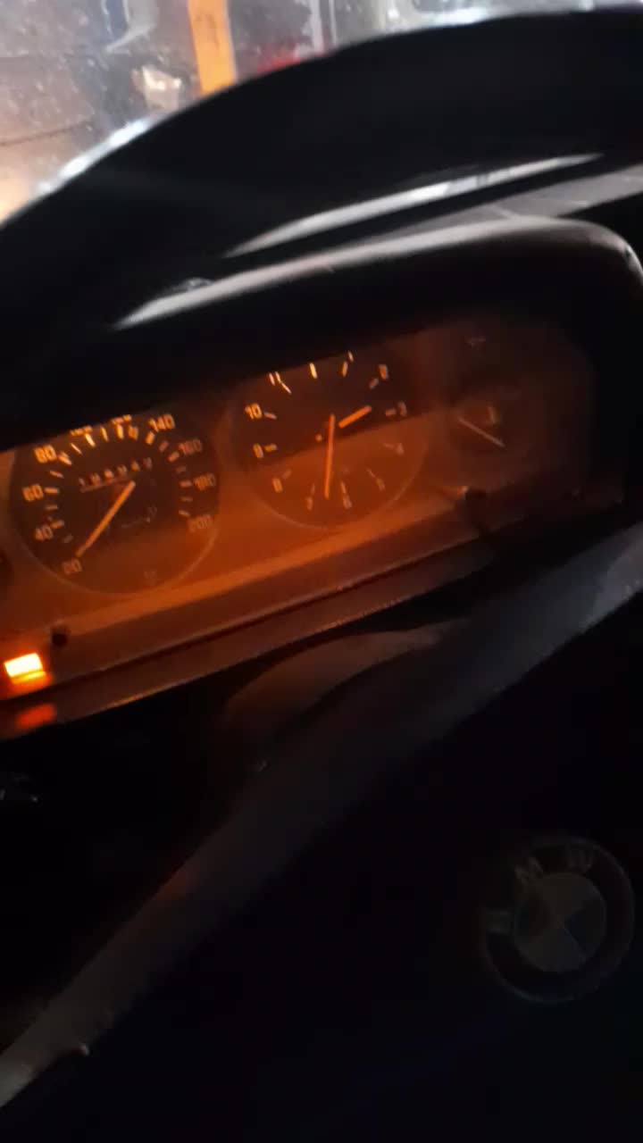 Bmw518|خودرو کلاسیک|قم, وادی السلام|دیوار