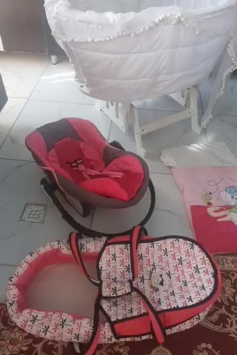 گهواره متحرک با بقیه وسایل|تخت و صندلی بچه|سنندج, |دیوار